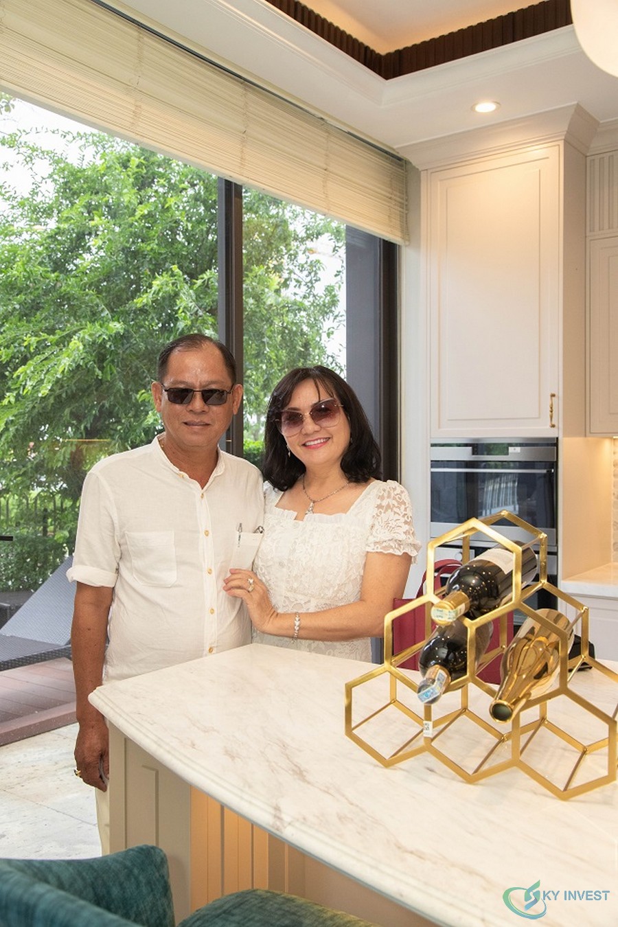 Vợ chồng chị Thùy Trang trong chuyến trải nghiệm thực tế tại Aqua City